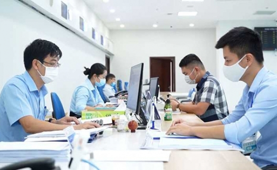 Khắc phục t&igrave;nh trạng c&aacute;n bộ n&eacute; việc