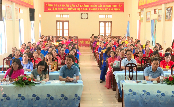 Hội Li&ecirc;n hiệp Phụ nữ tỉnh tuy&ecirc;n truyền về bảo vệ m&ocirc;i trường tại x&atilde; Kh&aacute;nh Thiện