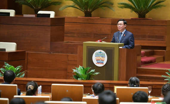 Chủ tịch Quốc hội Vương Đ&igrave;nh Huệ dự Phi&ecirc;n họp giả định "Quốc hội trẻ em" lần thứ nhất