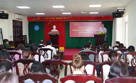 Bồi dưỡng kiến thức quốc ph&ograve;ng, an ninh cho đối tượng 4
