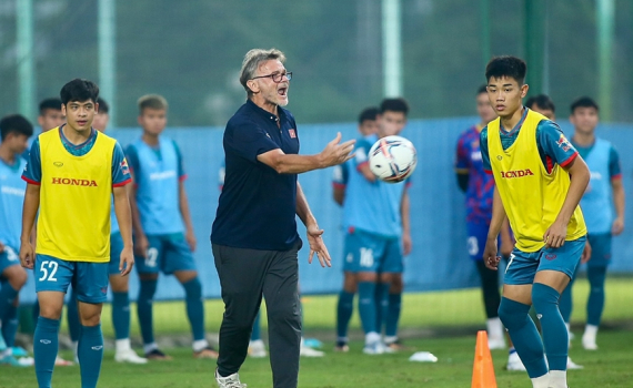 HLV Philippe Troussier chốt danh s&aacute;ch cầu thủ U23 Việt Nam dự V&ograve;ng loại U23 ch&acirc;u &Aacute;