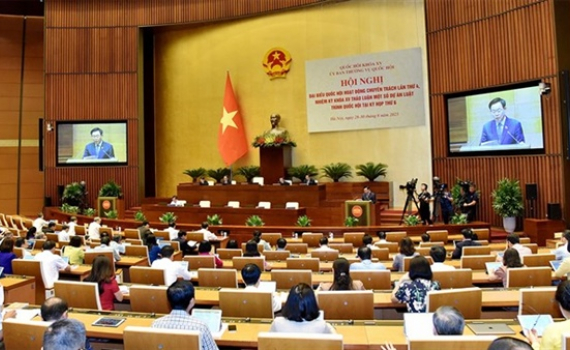 Tổ chức Hội nghị to&agrave;n quốc triển khai luật, nghị quyết của Quốc hội