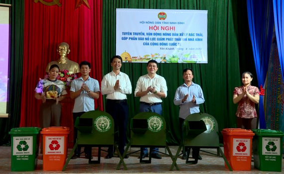 Hội N&ocirc;ng d&acirc;n tỉnh Ninh B&igrave;nh truyền th&ocirc;ng về c&aacute;c phương ph&aacute;p xử l&yacute; r&aacute;c thải hữu cơ, th&acirc;n thiện m&ocirc;i trường