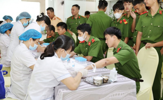 Chương tr&igrave;nh hiến m&aacute;u t&igrave;nh nguyện &ldquo;Giọt hồng C&ocirc;ng an Ninh B&igrave;nh&rdquo; đợt 2 năm 2023