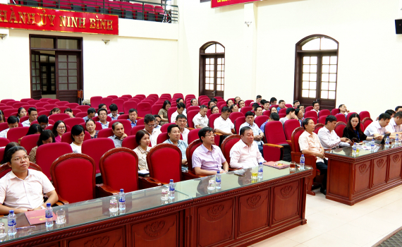 Th&agrave;nh ủy Ninh B&igrave;nh sơ kết thực hiện Nghị quyết số 10-NQ/TW về ph&aacute;t triển kinh tế tư nh&acirc;n