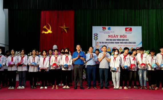 Ng&agrave;y hội Văn h&oacute;a giao th&ocirc;ng tại địa b&agrave;n c&oacute; đ&ocirc;ng thanh thiếu ni&ecirc;n C&ocirc;ng gi&aacute;o