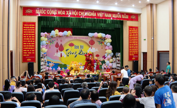 Văn ph&ograve;ng UBND tỉnh tổ chức &ldquo;Đ&ecirc;m hội Trăng rằm&rdquo;