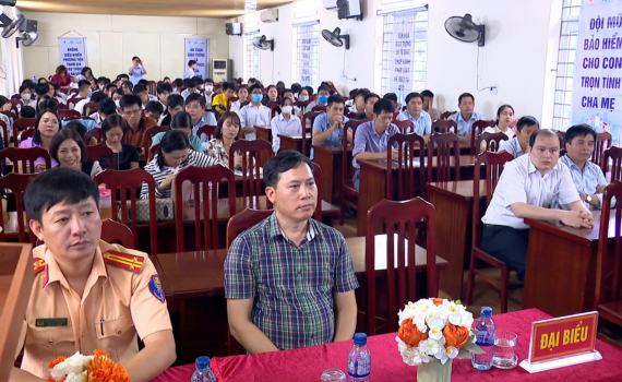 Lễ ph&aacute;t động tuy&ecirc;n truyền, gi&aacute;o dục ph&aacute;p luật về ATGT đầu năm học 2023-2024