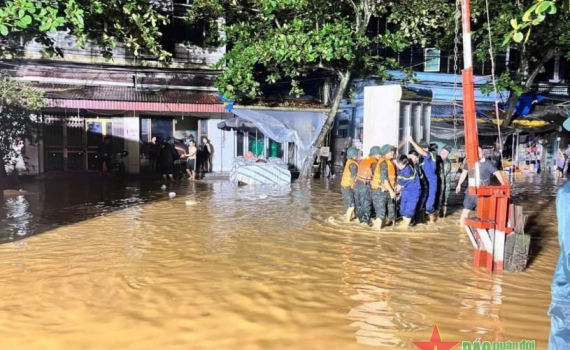 Thời tiết h&ocirc;m nay (11-9): Bắc Bộ mưa lớn, cảnh b&aacute;o lũ đặc biệt lớn tr&ecirc;n s&ocirc;ng Thao