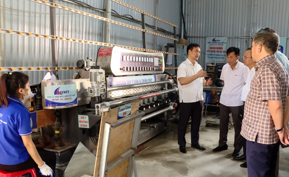 Kiểm tra thực hiện c&ocirc;ng t&aacute;c khuyến c&ocirc;ng v&agrave; ph&aacute;t triển cụm c&ocirc;ng nghiệp