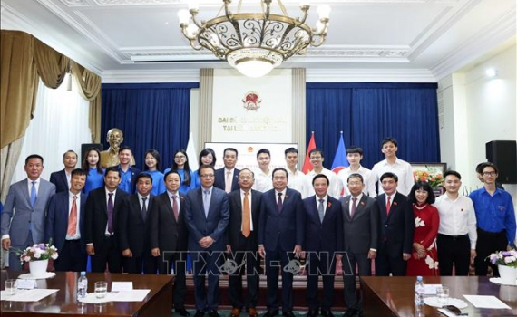 Chủ tịch Quốc hội Trần Thanh Mẫn gặp gỡ cộng đồng người Việt Nam tại Li&ecirc;n bang Nga