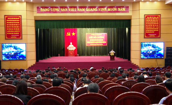 Y&ecirc;n Kh&aacute;nh bồi dưỡng, cập nhật kiến thức cho c&aacute;n bộ