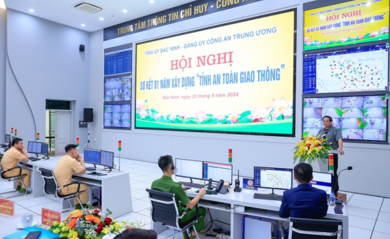 Thủ tướng Phạm Minh Ch&iacute;nh: Mỗi tỉnh, th&agrave;nh phố an to&agrave;n giao th&ocirc;ng th&igrave; cả nước an to&agrave;n giao th&ocirc;ng