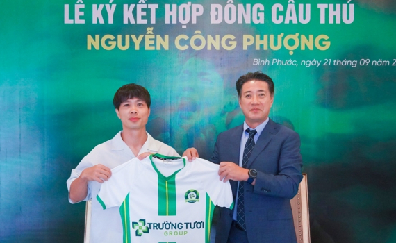 Tiền đạo C&ocirc;ng Phượng chốt bến đỗ bất ngờ
