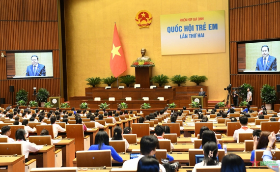 Chủ tịch Quốc hội Trần Thanh Mẫn: N&acirc;ng cao hơn nữa tinh thần tr&aacute;ch nhiệm, d&agrave;nh sự thương y&ecirc;u v&agrave; chăm lo chu đ&aacute;o nhất cho trẻ em