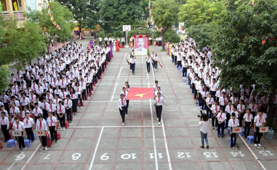 Bộ Gi&aacute;o dục v&agrave; Đ&agrave;o tạo y&ecirc;u cầu kh&ocirc;ng tổ chức khai giảng tại những nơi mưa lớn c&oacute; nguy cơ sạt lở, ngập &uacute;ng
