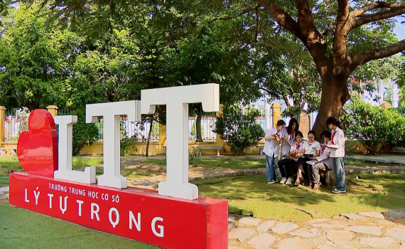 Ng&ocirc;i trường c&oacute; nhiều học sinh đỗ thủ khoa chuy&ecirc;n Lương Văn Tụy