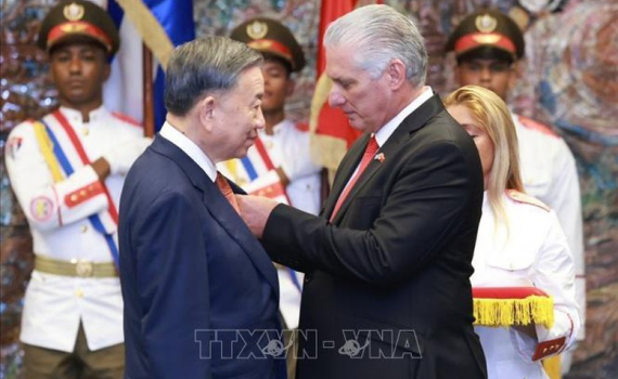 Cuba trao tặng Hu&acirc;n chương Jose Marti cho Tổng B&iacute; thư, Chủ tịch nước T&ocirc; L&acirc;m