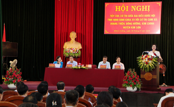 Đo&agrave;n đại biểu Quốc hội tỉnh tiếp x&uacute;c cử tri huyện Kim Sơn, th&agrave;nh phố Tam Điệp