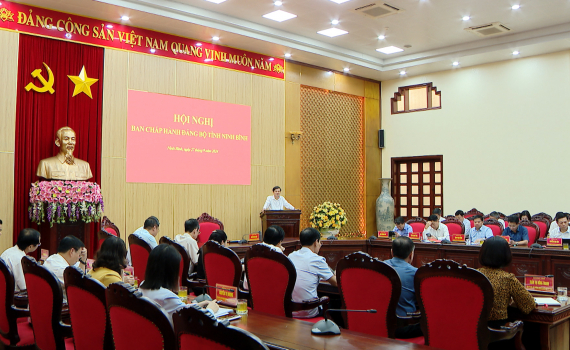 Hội nghị Ban Chấp h&agrave;nh Đảng bộ tỉnh Ninh B&igrave;nh