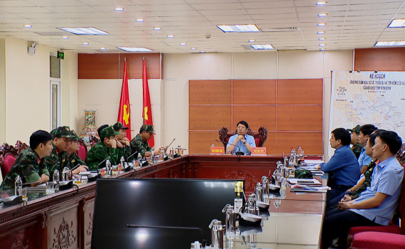 Sở Chỉ huy tiền phương họp ứng ph&oacute; với b&atilde;o số 3