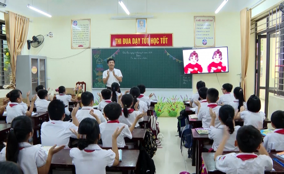 Th&agrave;nh phố Ninh B&igrave;nh thực hiện chủ đề năm học mới 