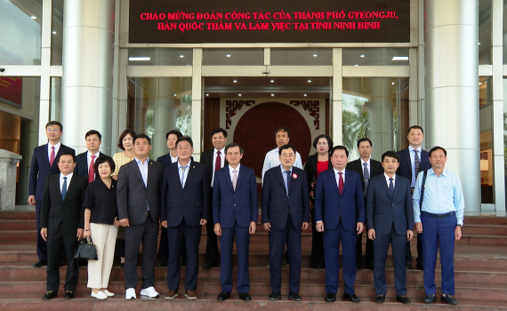 Đồng ch&iacute; B&iacute; thư Tỉnh ủy Đo&agrave;n Minh Huấn l&agrave;m việc với Đo&agrave;n c&aacute;n bộ cấp cao th&agrave;nh phố Gyeongju, H&agrave;n Quốc