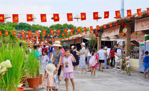Ninh B&igrave;nh thu h&uacute;t kh&aacute;ch trong dịp nghỉ lễ Quốc kh&aacute;nh 2/9