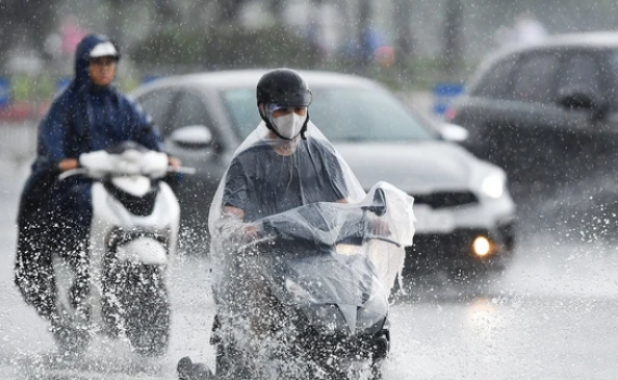 Thời tiết h&ocirc;m nay (12-9): Bắc Bộ v&agrave; Nam Bộ c&oacute; mưa d&ocirc;ng