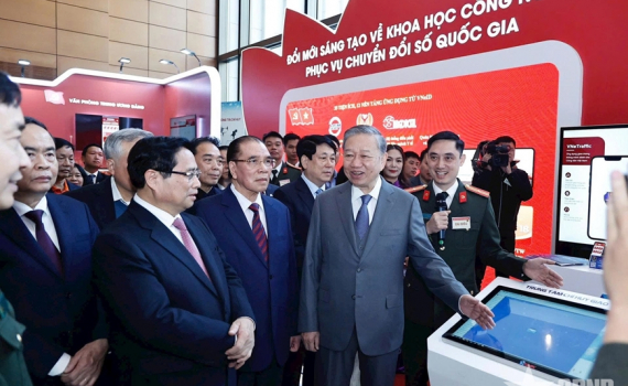 Kh&ocirc;ng thể xuy&ecirc;n tạc việc đổi mới phương thức l&atilde;nh đạo của Đảng trong bối cảnh chuyển đổi số