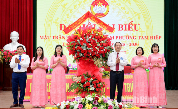Đồng ch&iacute; Mai Văn Tuất, Ph&oacute; B&iacute; thư Tỉnh ủy, Chủ tịch Ủy ban MTTQ Việt Nam tỉnh chỉ đạo Đại hội MTTQ phường Tam Điệp