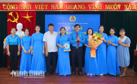 C&ocirc;ng bố quyết định th&agrave;nh lập C&ocirc;ng đo&agrave;n x&atilde; Y&ecirc;n Kh&aacute;nh