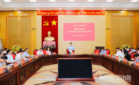 Ban Chấp h&agrave;nh Đảng bộ tỉnh thảo luận, cho &yacute; kiến về Dự thảo Văn kiện Đại hội đại biểu Đảng bộ tỉnh nhiệm kỳ 2025 - 2030