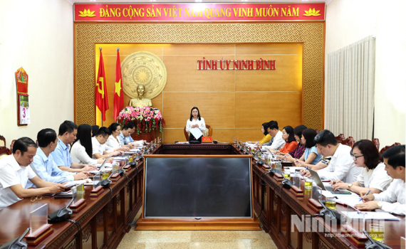 Đồng ch&iacute; Ph&oacute; B&iacute; thư Thường trực Tỉnh uỷ l&agrave;m việc với B&aacute;o v&agrave; ph&aacute;t thanh, truyền h&igrave;nh Ninh B&igrave;nh