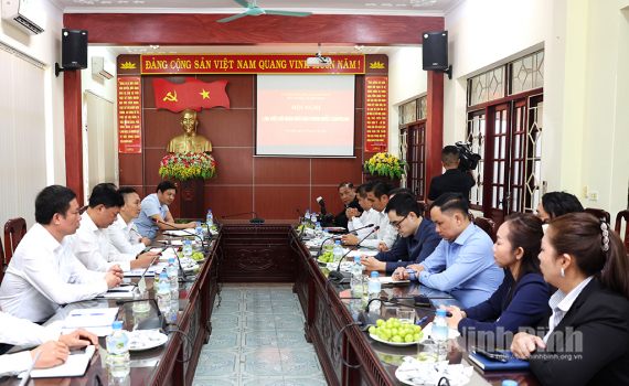 Đo&agrave;n nh&agrave; b&aacute;o Vương quốc Campuchia thăm v&agrave; l&agrave;m việc về chuyển đổi số b&aacute;o ch&iacute; tại Ninh B&igrave;nh