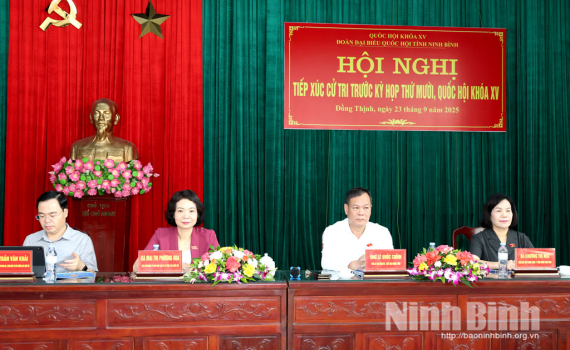Đo&agrave;n đại biểu Quốc hội tỉnh tiếp x&uacute;c cử tri tại x&atilde; Đồng Thịnh