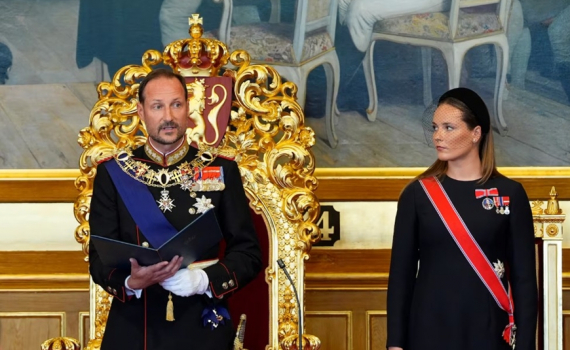 T&acirc;n Nh&agrave; vua Na Uy Haakon VIII tuy&ecirc;n thệ trước Quốc hội