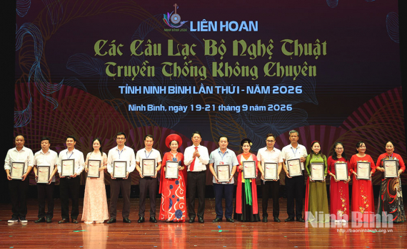 Bế mạc Li&ecirc;n hoan c&aacute;c C&acirc;u lạc bộ Nghệ thuật truyền thống kh&ocirc;ng chuy&ecirc;n tỉnh Ninh B&igrave;nh lần thứ I, năm 2026
