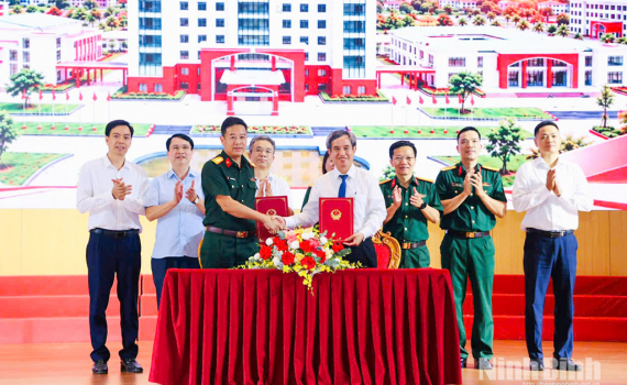 Trường Đại học Hoa Lư v&agrave; Viettel Ninh B&igrave;nh hợp t&aacute;c ph&aacute;t triển khoa học, c&ocirc;ng nghệ, đổi mới s&aacute;ng tạo v&agrave; chuyển đổi số