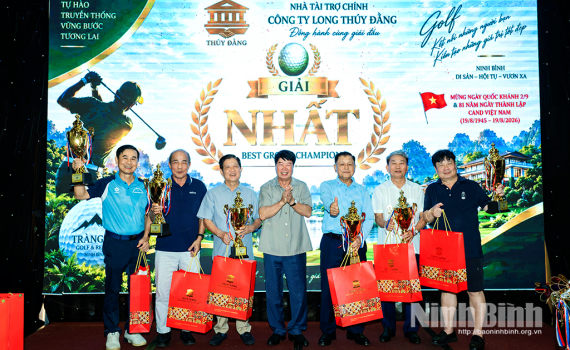 Tổ chức th&agrave;nh c&ocirc;ng Giải golf "C&acirc;u lạc bộ golf tướng lĩnh Ninh B&igrave;nh v&agrave; những người bạn" lần thứ 3