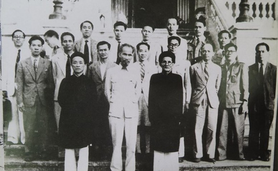 Huỳnh Th&uacute;c Kh&aacute;ng: Tấm gương s&aacute;ng về tr&iacute; tuệ v&agrave; phẩm gi&aacute;, trọn đời "dĩ c&ocirc;ng vi thượng"