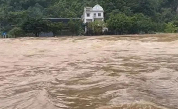 Khẩn trương triển khai phương &aacute;n ứng ph&oacute; lũ tr&ecirc;n c&aacute;c tuyến s&ocirc;ng