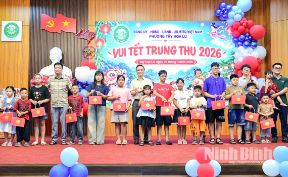 Vui Tết Trung thu - chia sẻ y&ecirc;u thương