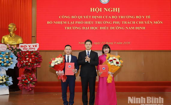 C&ocirc;ng bố quyết định bổ nhiệm lại Ph&oacute; Hiệu trưởng phụ tr&aacute;ch chuy&ecirc;n m&ocirc;n Trường Đại học Điều dưỡng Nam Định