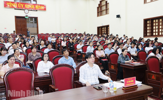 Tập huấn sử dụng phần mềm Cơ sở dữ liệu đảng vi&ecirc;n 4.0 v&agrave; Sổ tay đảng vi&ecirc;n điện tử