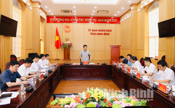 UBND tỉnh l&agrave;m việc với 10 x&atilde; về thực hiện nhiệm vụ ph&aacute;t triển kinh tế - x&atilde; hội