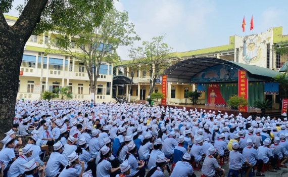 Hướng dẫn ch&iacute;nh s&aacute;ch với hiệu trưởng, ph&oacute; hiệu trưởng khi sắp xếp trường học