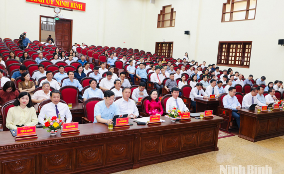 C&ocirc;ng bố c&aacute;c quyết định của Ban Chấp h&agrave;nh Đảng bộ tỉnh v&agrave; Ban Thường vụ Tỉnh ủy về c&ocirc;ng t&aacute;c tổ chức, c&aacute;n bộ