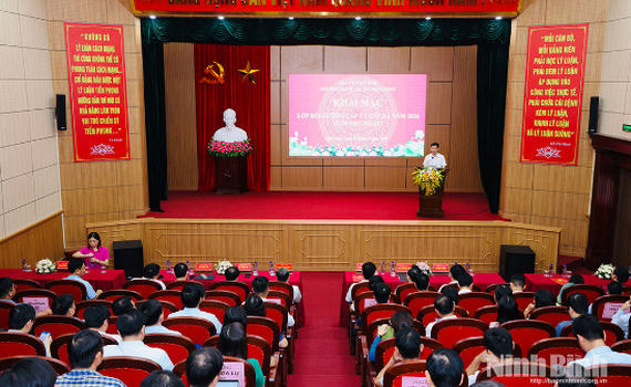 Khai giảng lớp bồi dưỡng cấp ủy cấp x&atilde; năm 2026
