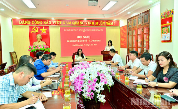 Hội nghị giao ban b&aacute;o ch&iacute; th&aacute;ng 9/2026